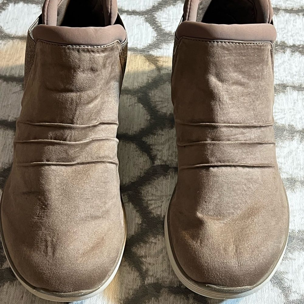 Ryka Nubuck Stylish Tan Slip-On boots